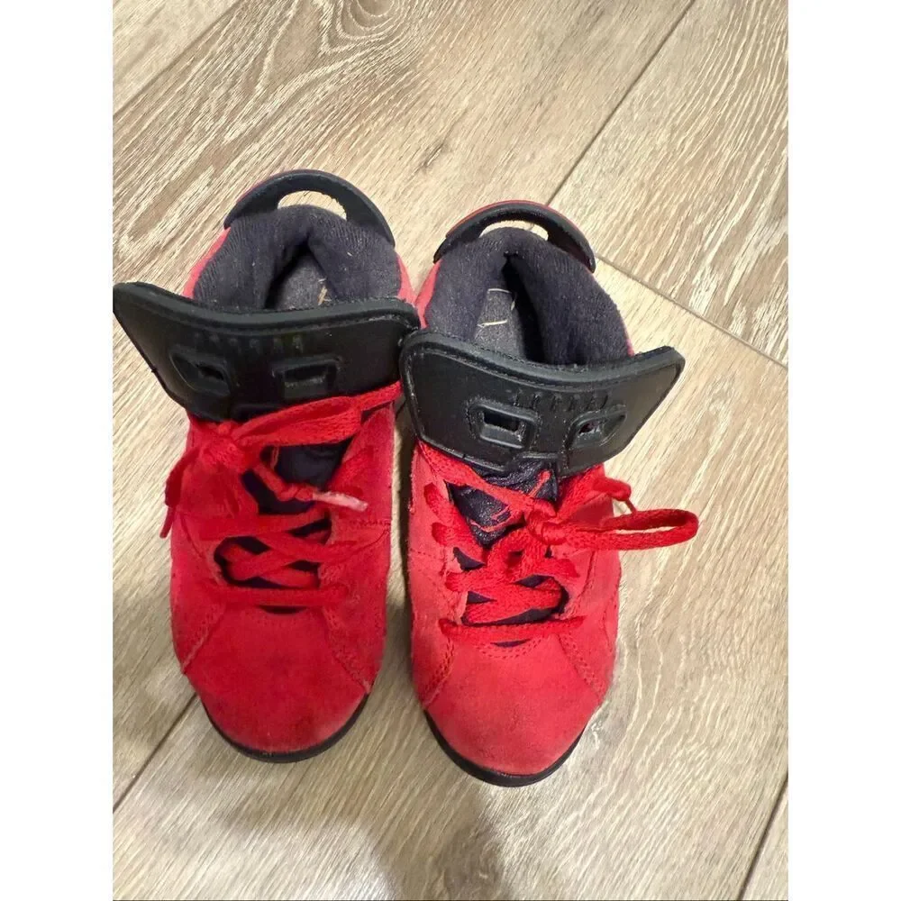 Nike Kids Size 10.5C Air Jordan 6 Retro Toro Bravo Sneakers Varsity Red Suede